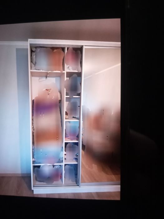 Продам шкаф,стол, комод