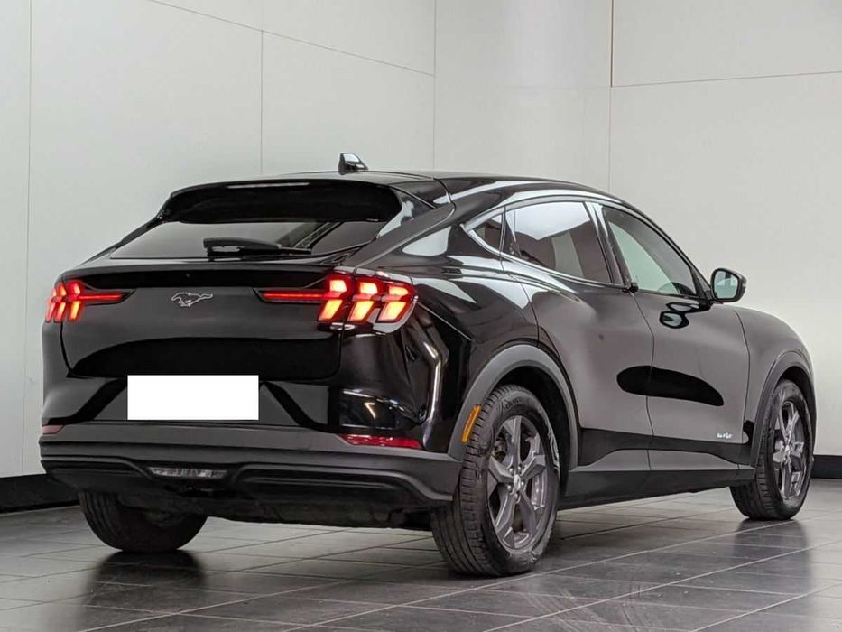 Ford Mustang Mach-E electric drive 198kW 269ks 76kwh