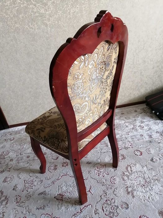 Продам стулья в гостиную