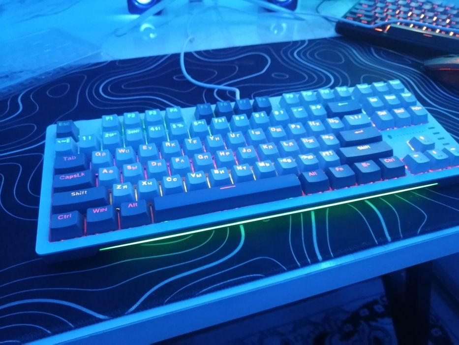 Продам клавиатуру