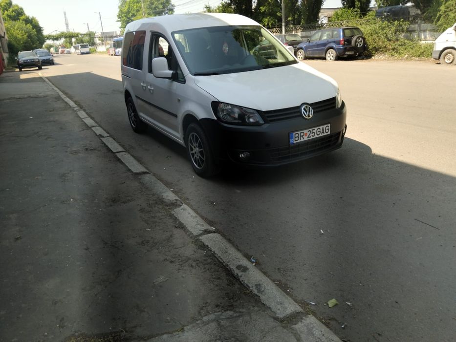 Vând Volkswagen 2012