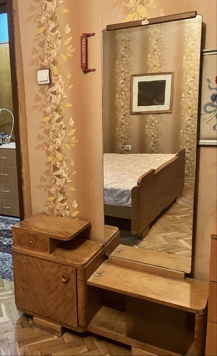 Спалня с матрак и поматрачна рамка