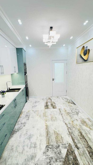 Продаётся Евроремонт 2-х ком, 2-х этаж ориентир Дружба Народов/U-Tower