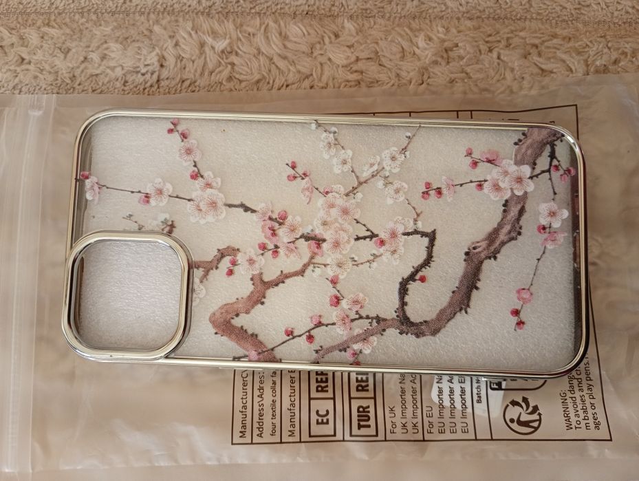 Vând huse iPhone 13