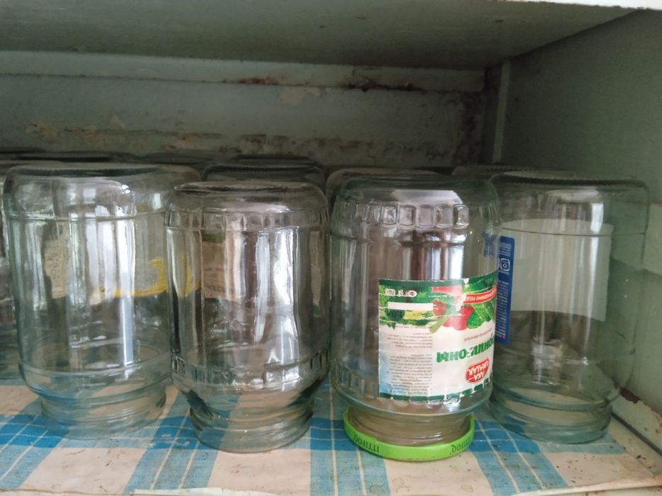 Продаю банки литровые