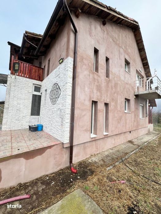 Casa cu teren 1152 mp Parta