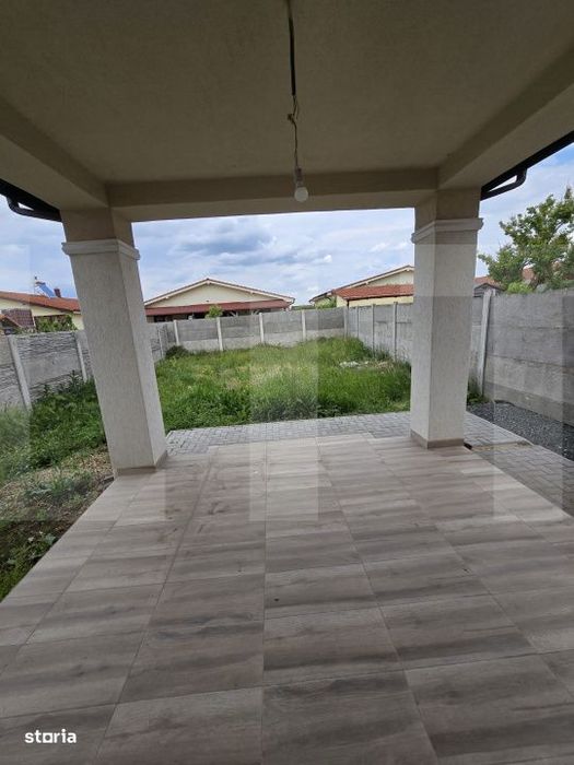 Casa tip duplex Mosnita Noua asfalt