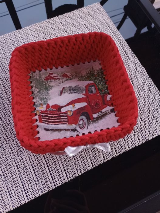 Ръчно плетен панер