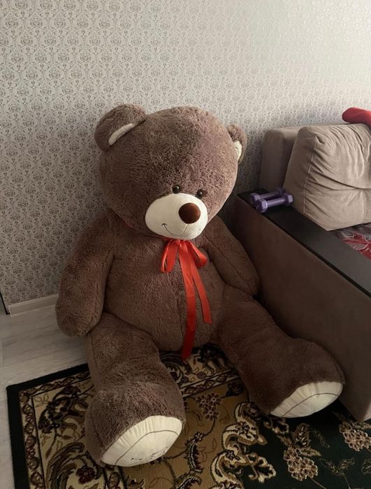 Продам плюшевого медведя