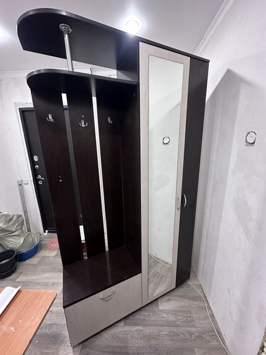 Шкаф на прихожей