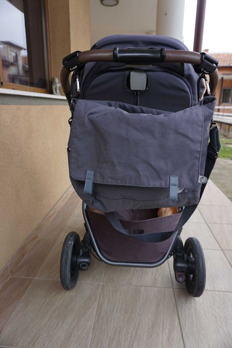 Maxi-Cosi Adorra 2 + кош за новородено + зимен чувал за количка