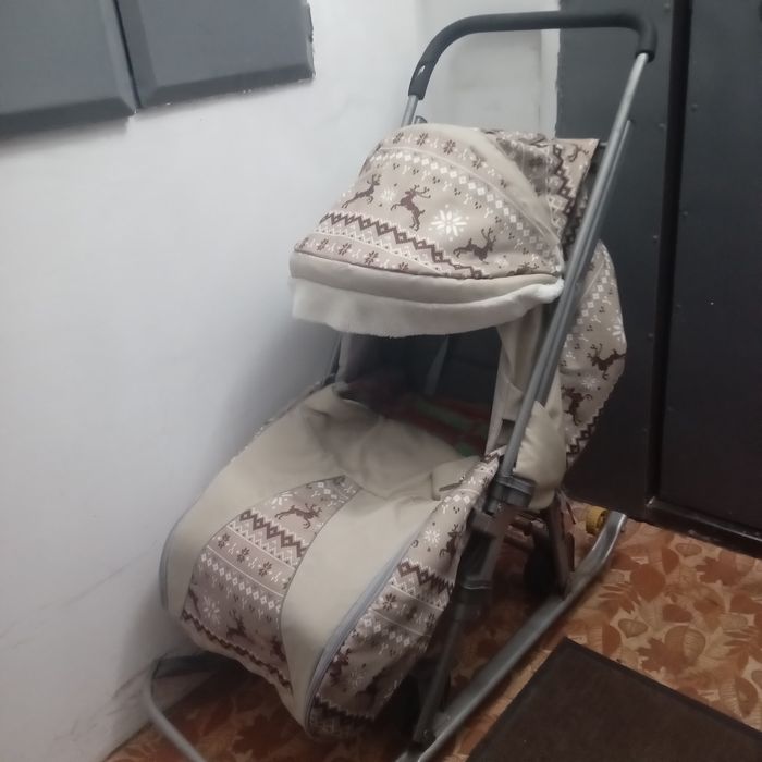 Продаются  санки