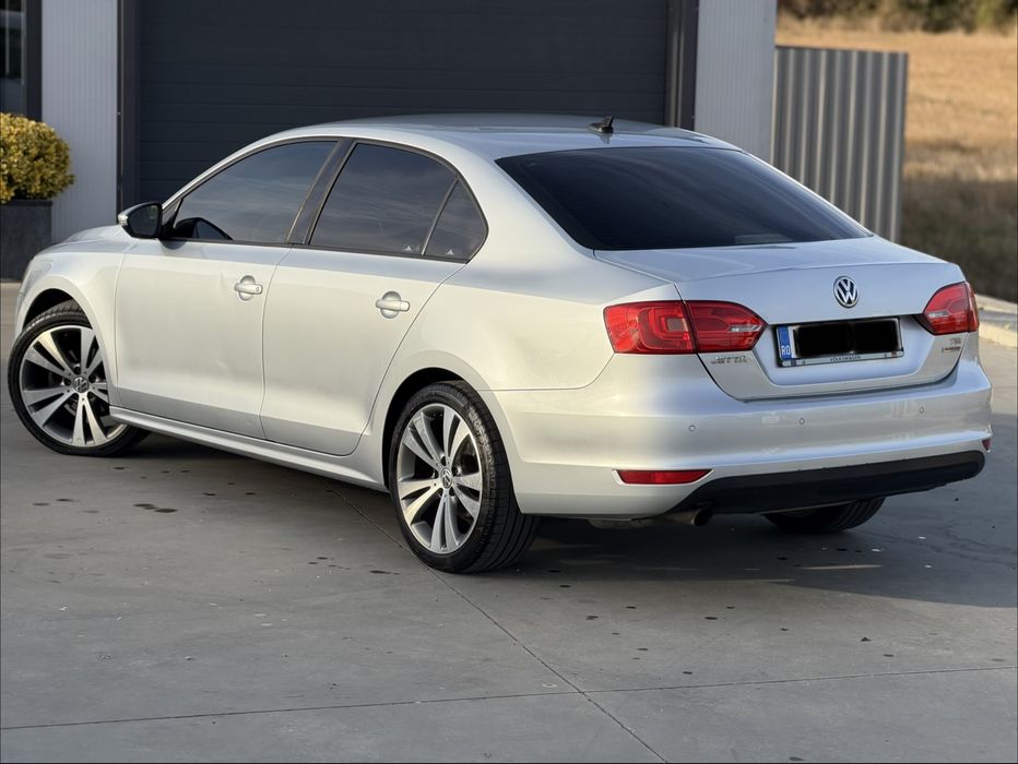 VOLKSWAGEN Jetta 2012 — imagine 4