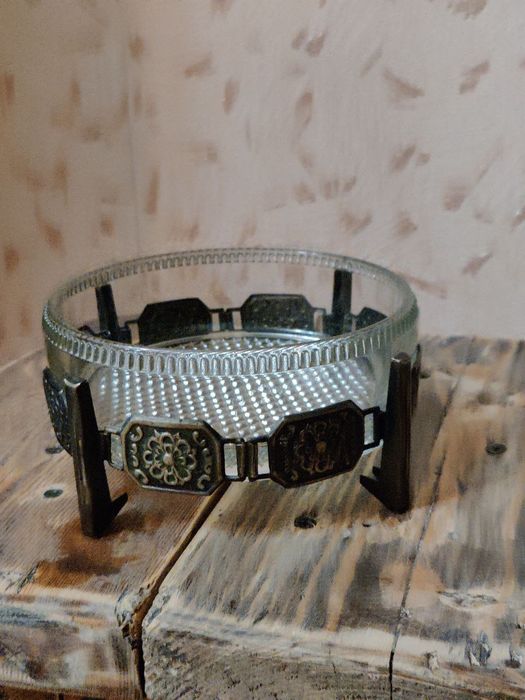 Продается конфетница. Низ из мельхиора.