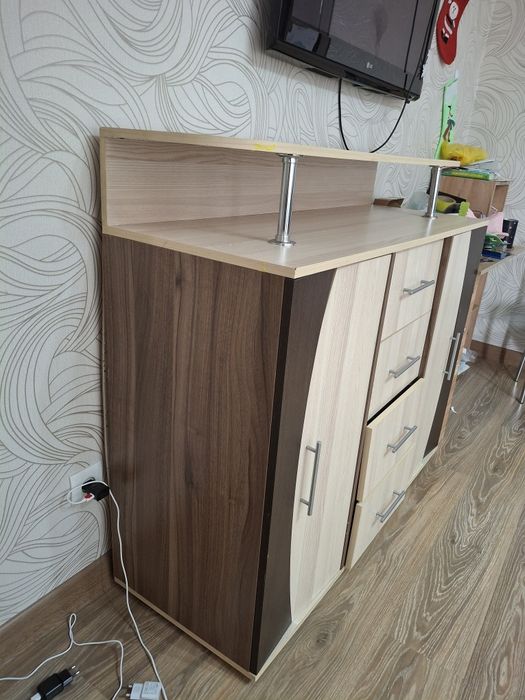 Продаю большой комод