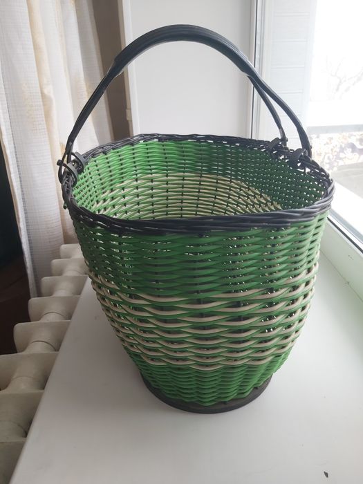 Корзина большая.