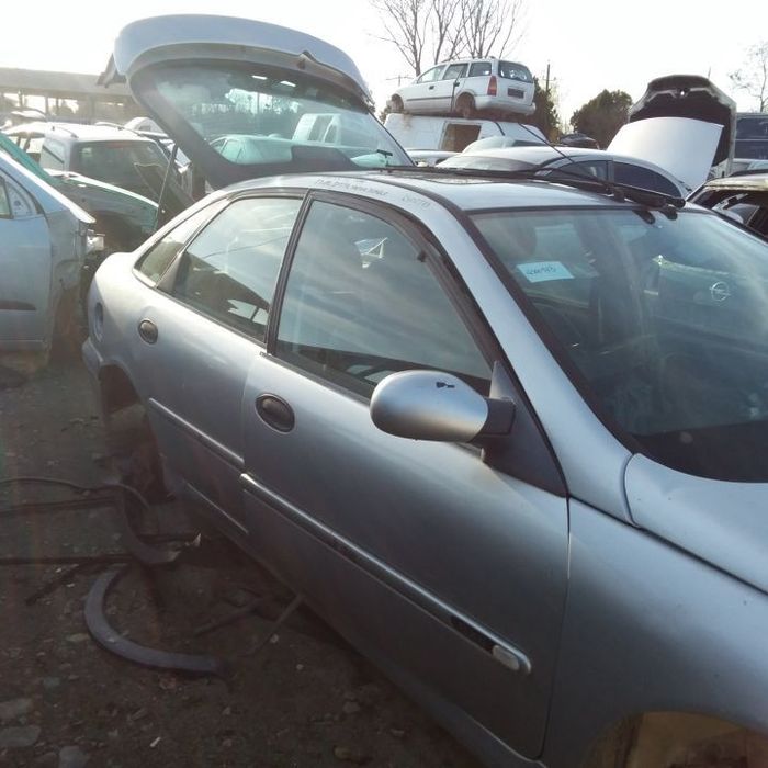 Dezmembrari  Renault LAGUNA 1  1993  > 2001 2.2 dT (B569) Motorina