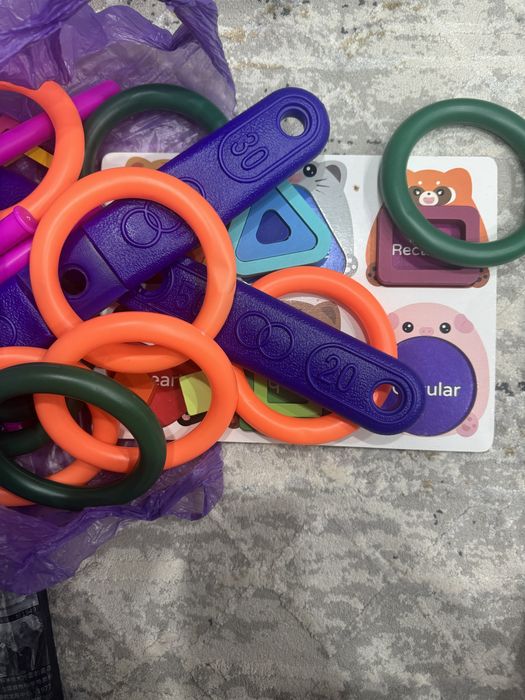 Продам развивающие игрушки