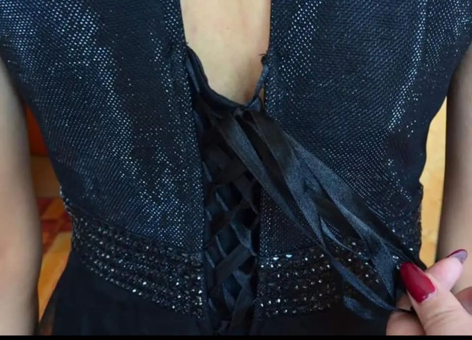 Абитуриентска рокля