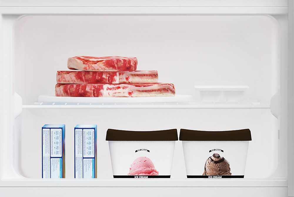 Нов хладилник с горна камера Beko 144 инокс