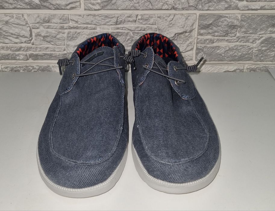 Новое Размер EU 42