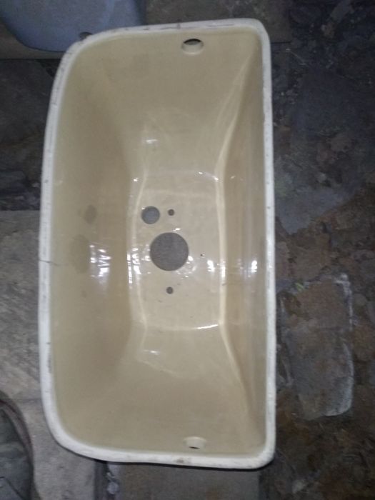 Продам керамические бачки