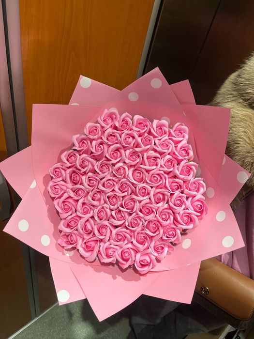 Buchet 101 trandafiri săpun/ model personalizat/ albastru rosu roz mov