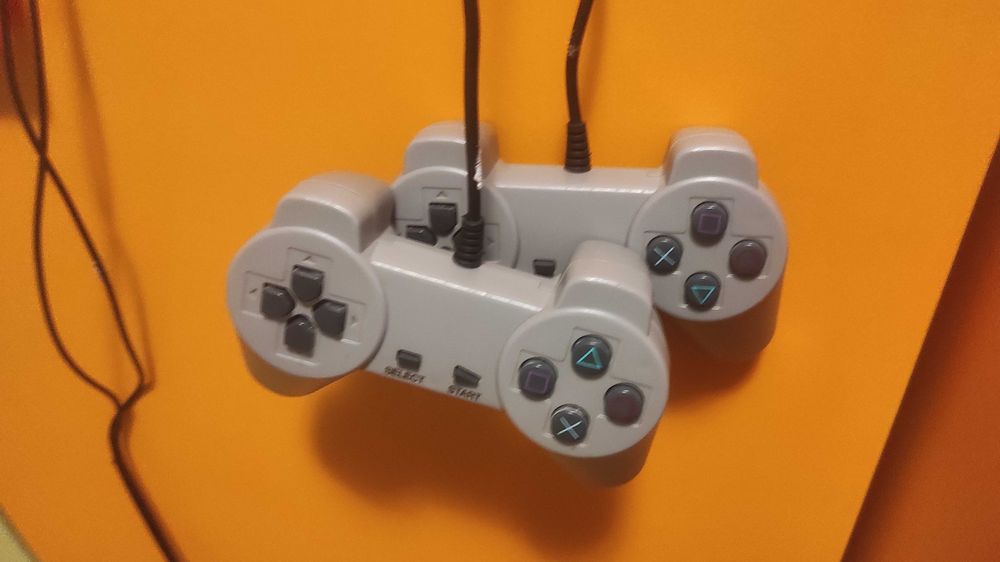 Ретро конзола PolyStation