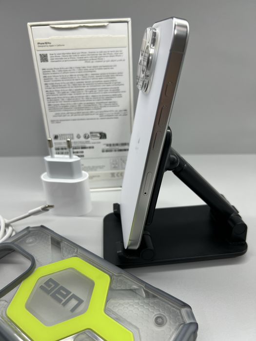Apple iPhone 16 Pro 256 GB White Titanium full