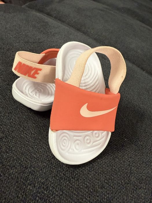 Vand adidasi , sandale fetita