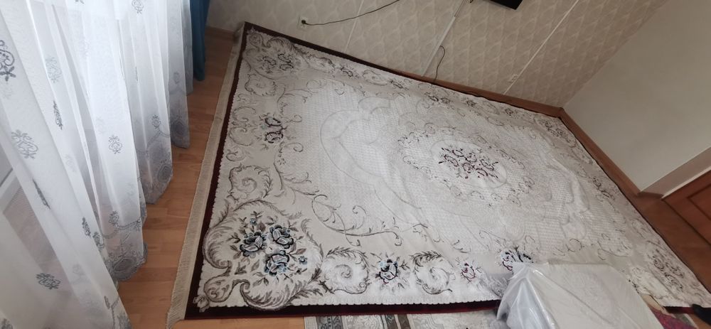 Ковёр белый производитель Иран