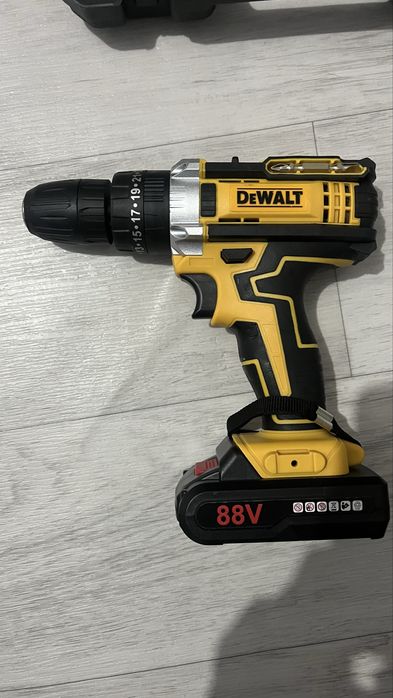 DeWALT шуруповерт 14 000
