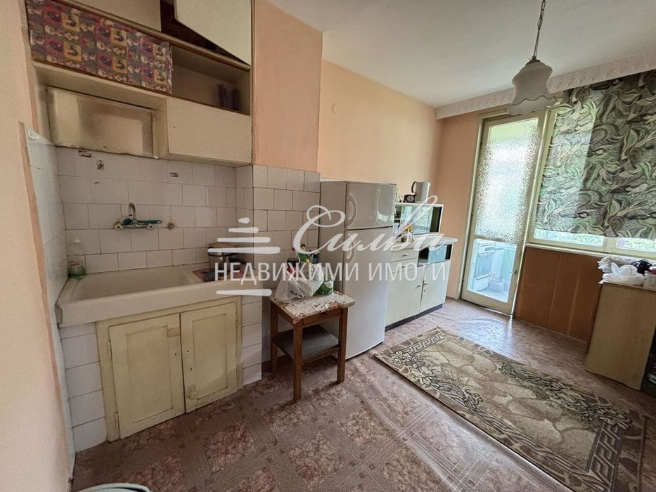 Дава се под наем Тристаен апартамент в Шумен, 2-ри корпус - 100 кв.м за 306 € - Снимка #7