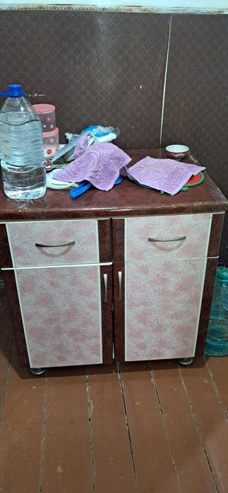 Kuxonniy sotiladi gaz plita sotiladi