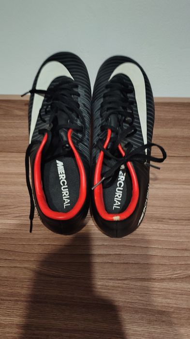140 lei. Ghete de fotbal pt gazon natural