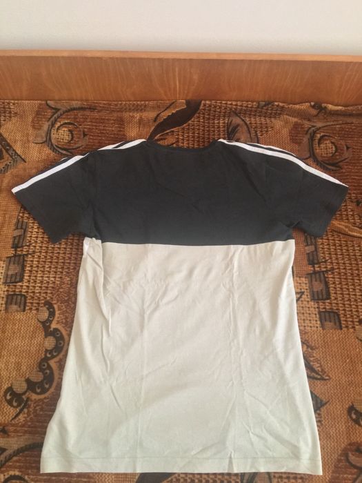 Оргинална фанелка Adidas и Ювентус, Размер М, Нова, Рядка