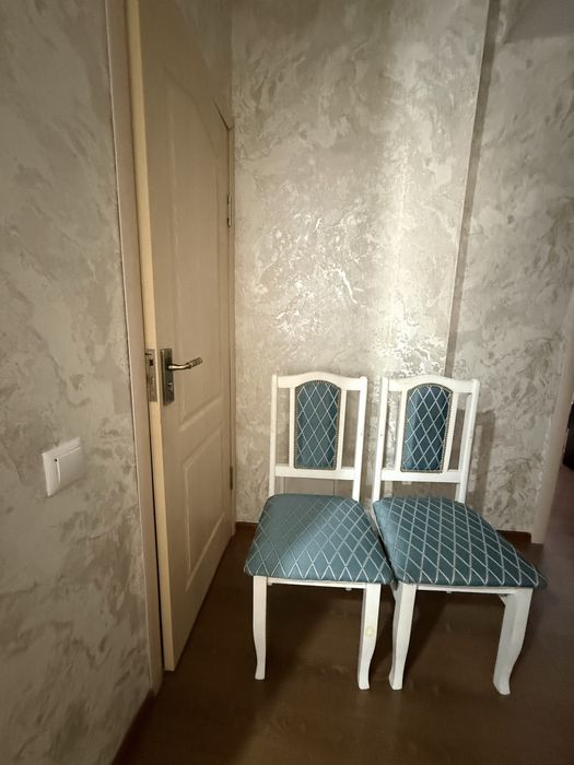Продам стулья для гостинной комнаты