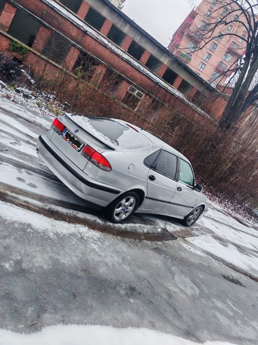 Saab 9-3 hatchback 2.2 diesel full (piele, clima, sc încălzite )