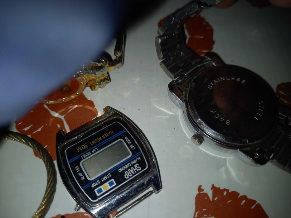 Стари модели часовници Восток плюс други обща цена