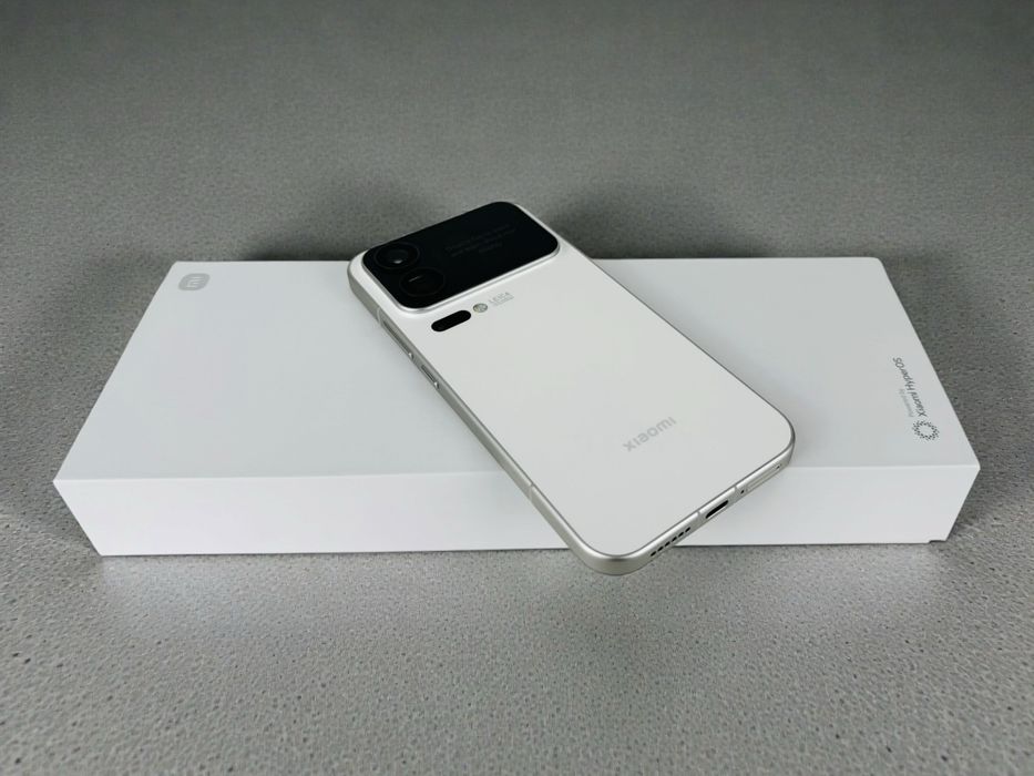 НАЛИЧЕН! Xiaomi 17 Pro Max 5G 512GB 16RAM White Гаранция!