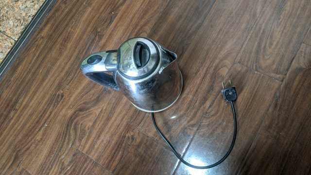 Электрочайник Vitek б/у