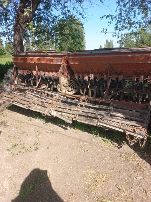 Сеялка зернавой в хорошом состояний