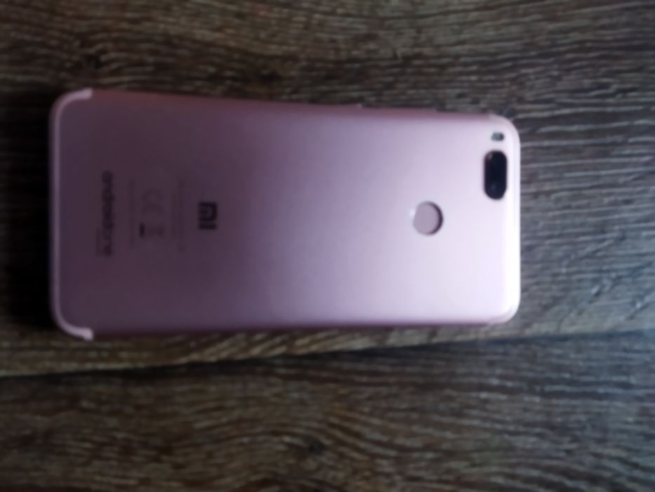 Телефон Mi a1 Xiaomi.