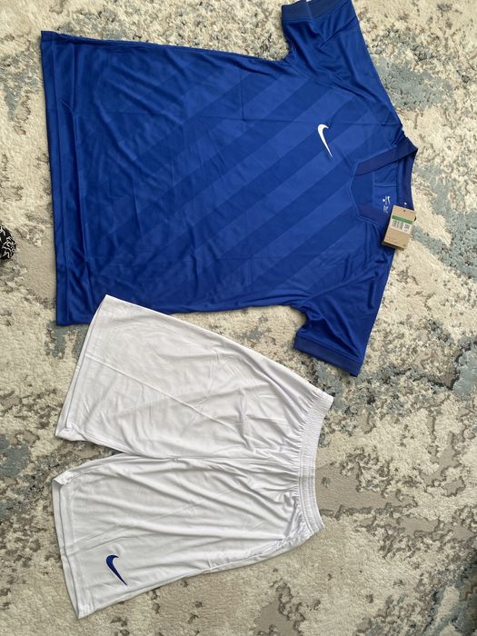 Продам сплртивные комплекты