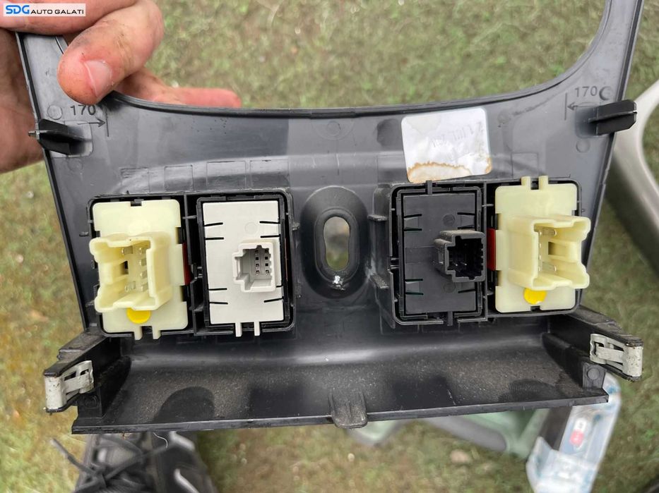 Buton Blocare Deblocare Usi Portiere Dacia Logan 2 2012 - 2016 [C4500]