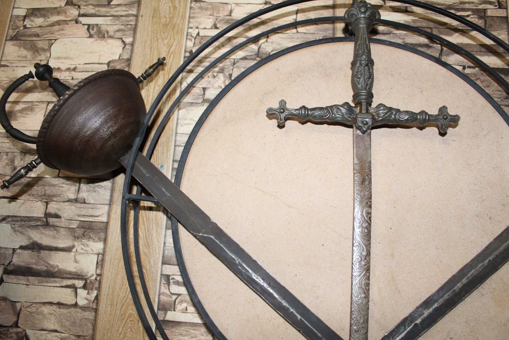 Рапира и две шпаги