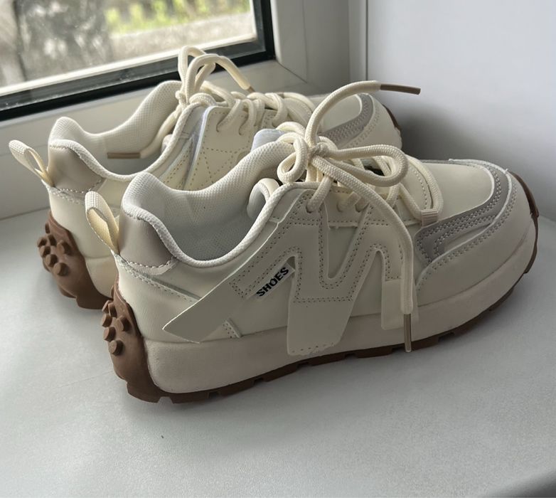 Продам кроссовки детские