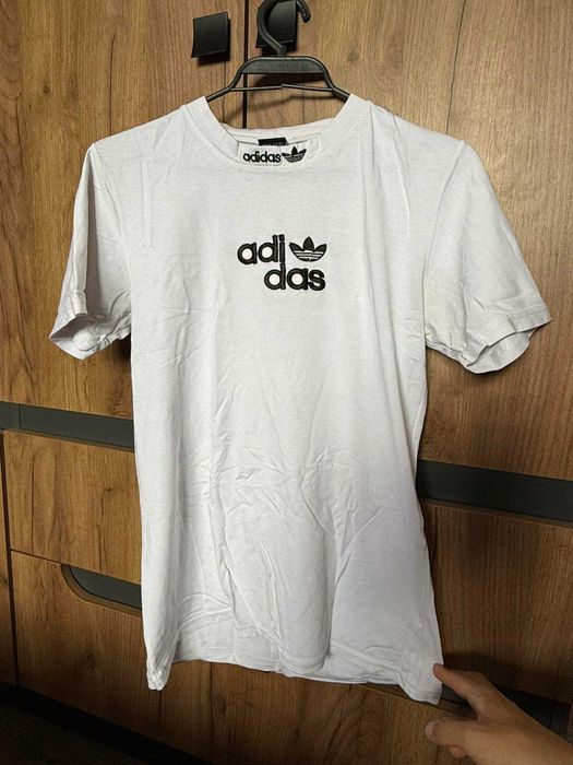 Бяла Adidas тениска