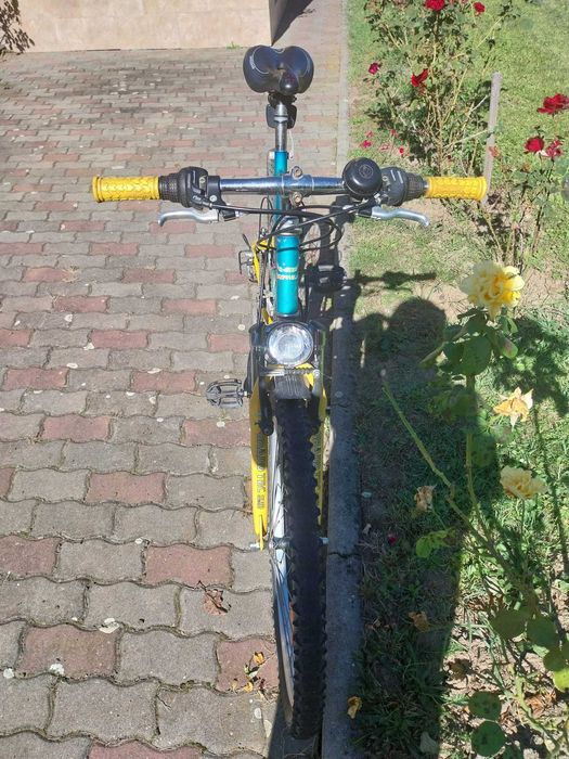 Vand 2 biciclete (3/4) si o trotineta