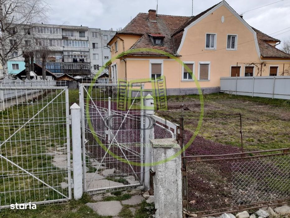 Apartament 2 camere de vanzare la casa  str.Plopului  Fagaras  jud. Br